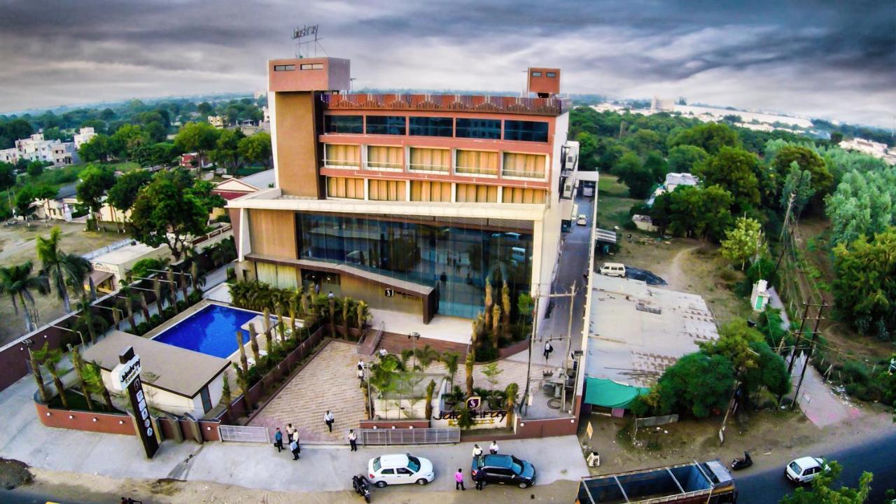 Jalashray Resort Nadiād Exterior foto